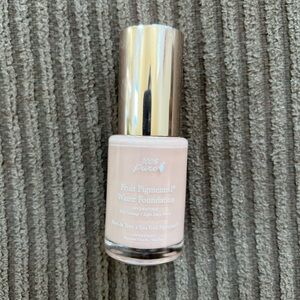 100% Pure Fruit Pigmented Water Foundation